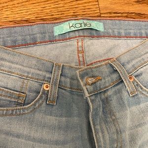 KARLIE jeans size 27. Soft and comfy.